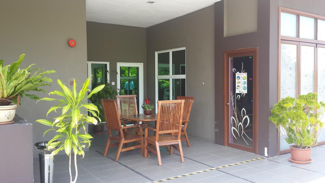 Avida Hotel Labuan Buitenkant foto